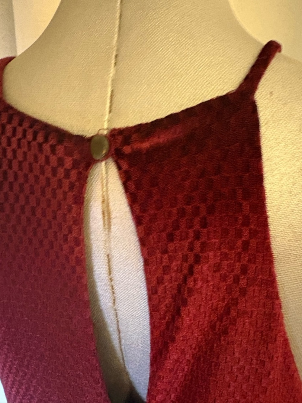 Everly Burgundy Velvet Gingham Halter Swing Dress Keyhole Back A-Line Size S - Picture 4 of 9